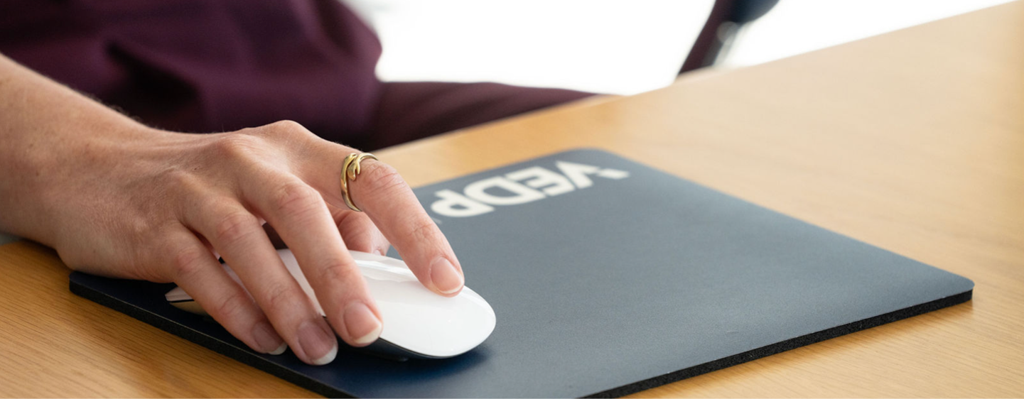 hand and mouse