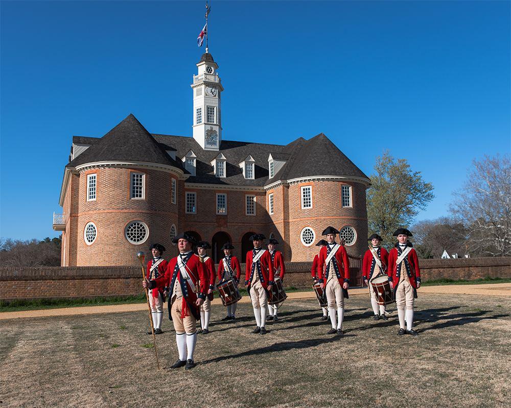 Men in colonial uniforms