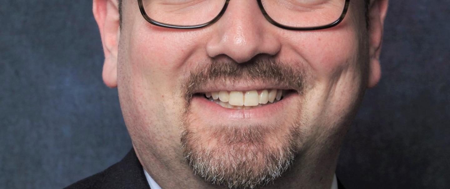Jonathan Zur Headshot Cropped v2
