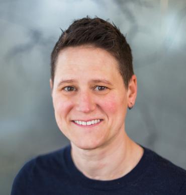 Beth Manghi headshot
